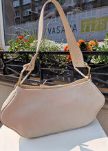 Translation missing: lv.sections.featured_product.gallery_thumbnail_alt