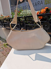 Translation missing: lv.sections.featured_product.gallery_thumbnail_alt