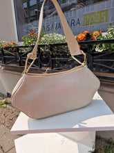 Translation missing: lv.sections.featured_product.gallery_thumbnail_alt