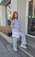 Translation missing: lv.sections.featured_product.gallery_thumbnail_alt