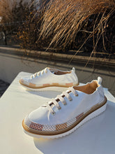 Translation missing: lv.sections.featured_product.gallery_thumbnail_alt