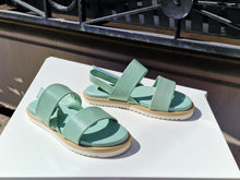 Translation missing: lv.sections.featured_product.gallery_thumbnail_alt
