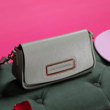 Translation missing: lv.sections.featured_product.gallery_thumbnail_alt
