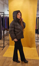 Translation missing: lv.sections.featured_product.gallery_thumbnail_alt
