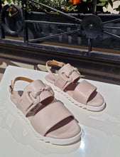 Translation missing: lv.sections.featured_product.gallery_thumbnail_alt
