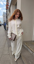Translation missing: lv.sections.featured_product.gallery_thumbnail_alt
