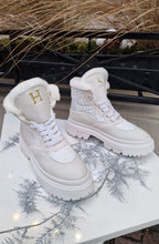 Translation missing: lv.sections.featured_product.gallery_thumbnail_alt
