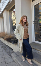 Translation missing: lv.sections.featured_product.gallery_thumbnail_alt
