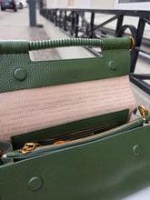 Translation missing: lv.sections.featured_product.gallery_thumbnail_alt
