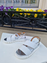 Translation missing: lv.sections.featured_product.gallery_thumbnail_alt
