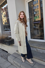Translation missing: lv.sections.featured_product.gallery_thumbnail_alt
