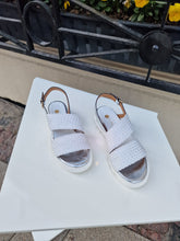 Translation missing: lv.sections.featured_product.gallery_thumbnail_alt

