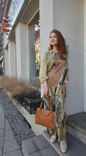 Translation missing: lv.sections.featured_product.gallery_thumbnail_alt
