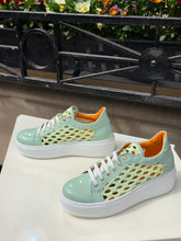 Translation missing: lv.sections.featured_product.gallery_thumbnail_alt

