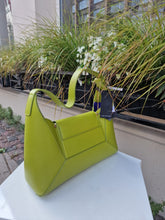 Translation missing: lv.sections.featured_product.gallery_thumbnail_alt

