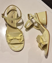 Translation missing: lv.sections.featured_product.gallery_thumbnail_alt

