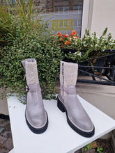 Translation missing: lv.sections.featured_product.gallery_thumbnail_alt
