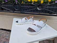 Translation missing: lv.sections.featured_product.gallery_thumbnail_alt
