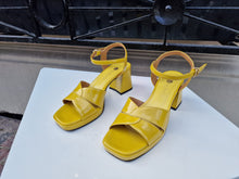 Translation missing: lv.sections.featured_product.gallery_thumbnail_alt
