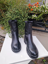 Translation missing: lv.sections.featured_product.gallery_thumbnail_alt
