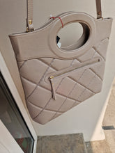 Translation missing: lv.sections.featured_product.gallery_thumbnail_alt

