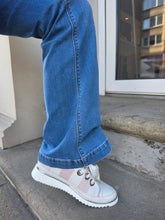Translation missing: lv.sections.featured_product.gallery_thumbnail_alt
