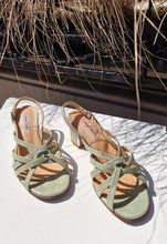 Translation missing: lv.sections.featured_product.gallery_thumbnail_alt
