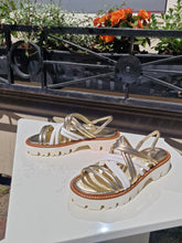 Translation missing: lv.sections.featured_product.gallery_thumbnail_alt
