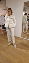 Translation missing: lv.sections.featured_product.gallery_thumbnail_alt
