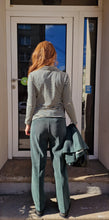 Translation missing: lv.sections.featured_product.gallery_thumbnail_alt
