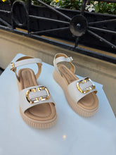 Translation missing: lv.sections.featured_product.gallery_thumbnail_alt
