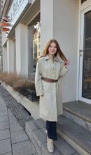 Translation missing: lv.sections.featured_product.gallery_thumbnail_alt
