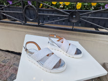 Translation missing: lv.sections.featured_product.gallery_thumbnail_alt
