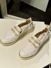 Translation missing: lv.sections.featured_product.gallery_thumbnail_alt
