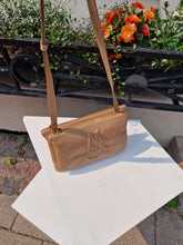 Translation missing: lv.sections.featured_product.gallery_thumbnail_alt
