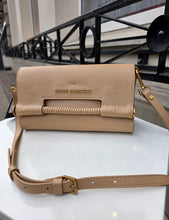 Translation missing: lv.sections.featured_product.gallery_thumbnail_alt
