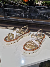 Translation missing: lv.sections.featured_product.gallery_thumbnail_alt

