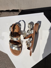 Translation missing: lv.sections.featured_product.gallery_thumbnail_alt
