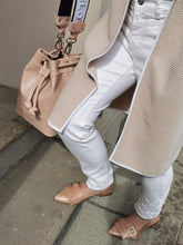 Translation missing: lv.sections.featured_product.gallery_thumbnail_alt

