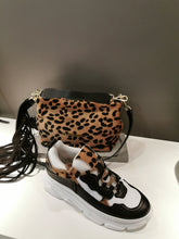 Translation missing: lv.sections.featured_product.gallery_thumbnail_alt
